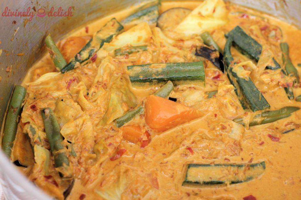 Cooking vegetable curry