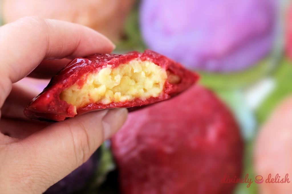 Angku Kuih (angku kueh) with mung bean filling
