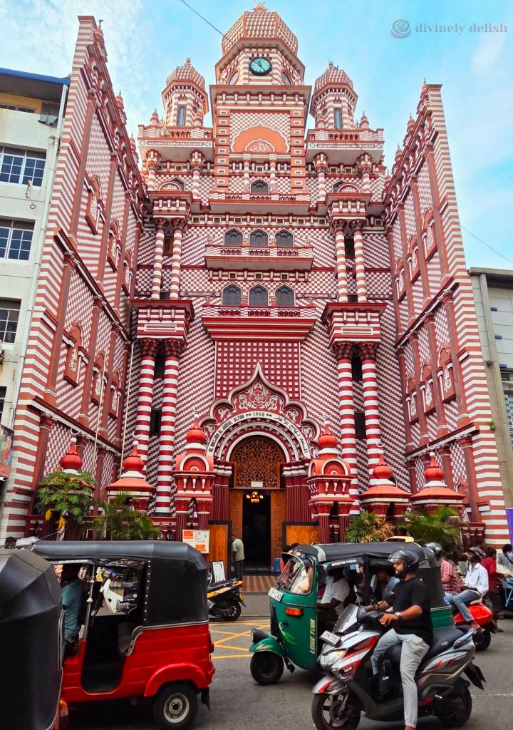 Jami Ul-Alfar Mosque (Red Mosque)