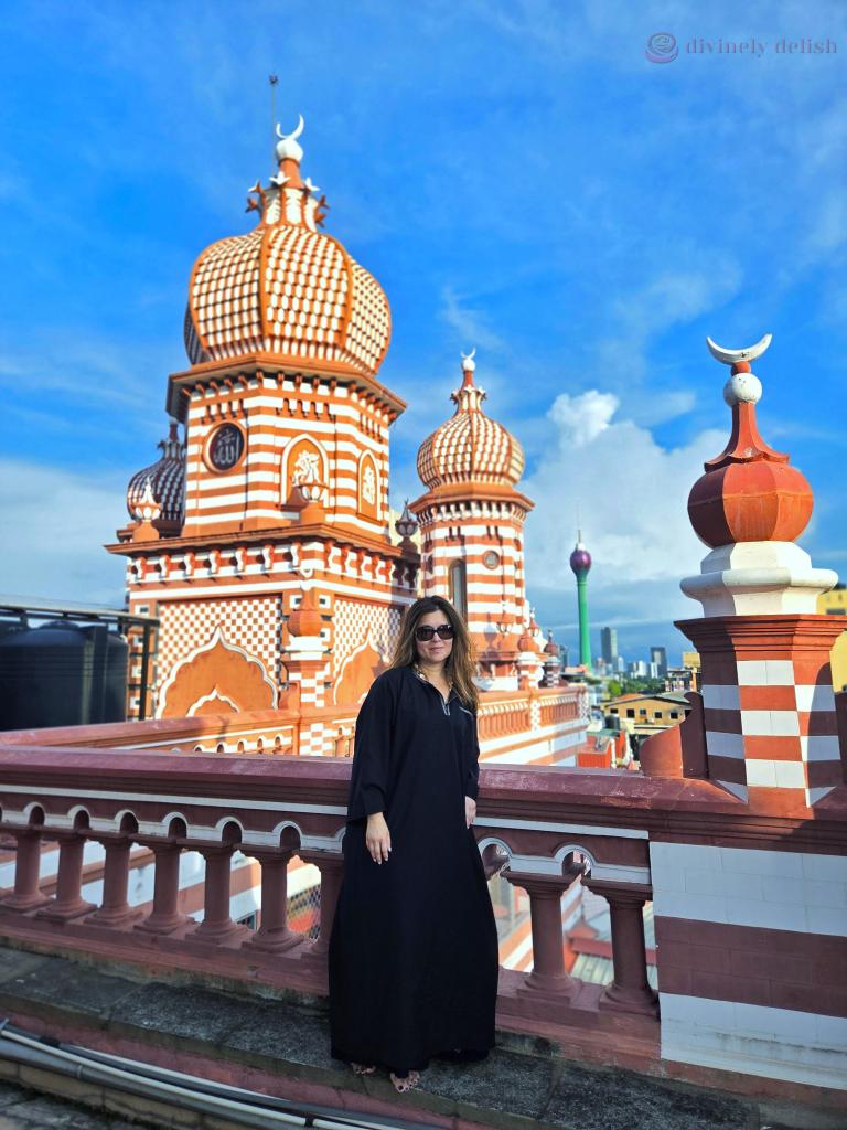 Jami Ul-Alfar Mosque (Red Mosque)